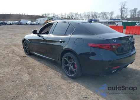 2017 Alfa Romeo Giulia Ti Awd z USA, uszkodzony, nr VIN ZARFAEEN1H7540670